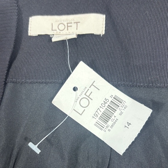 LOFT Elegant Black and Gold Patterned Mini Skirt - Picture 2 of 10